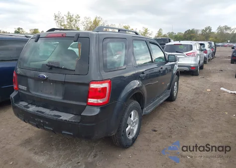 2008 Ford Escape Xls/Xls Manual z USA, uszkodzony, nr VIN 1FMCU02Z28KB10878